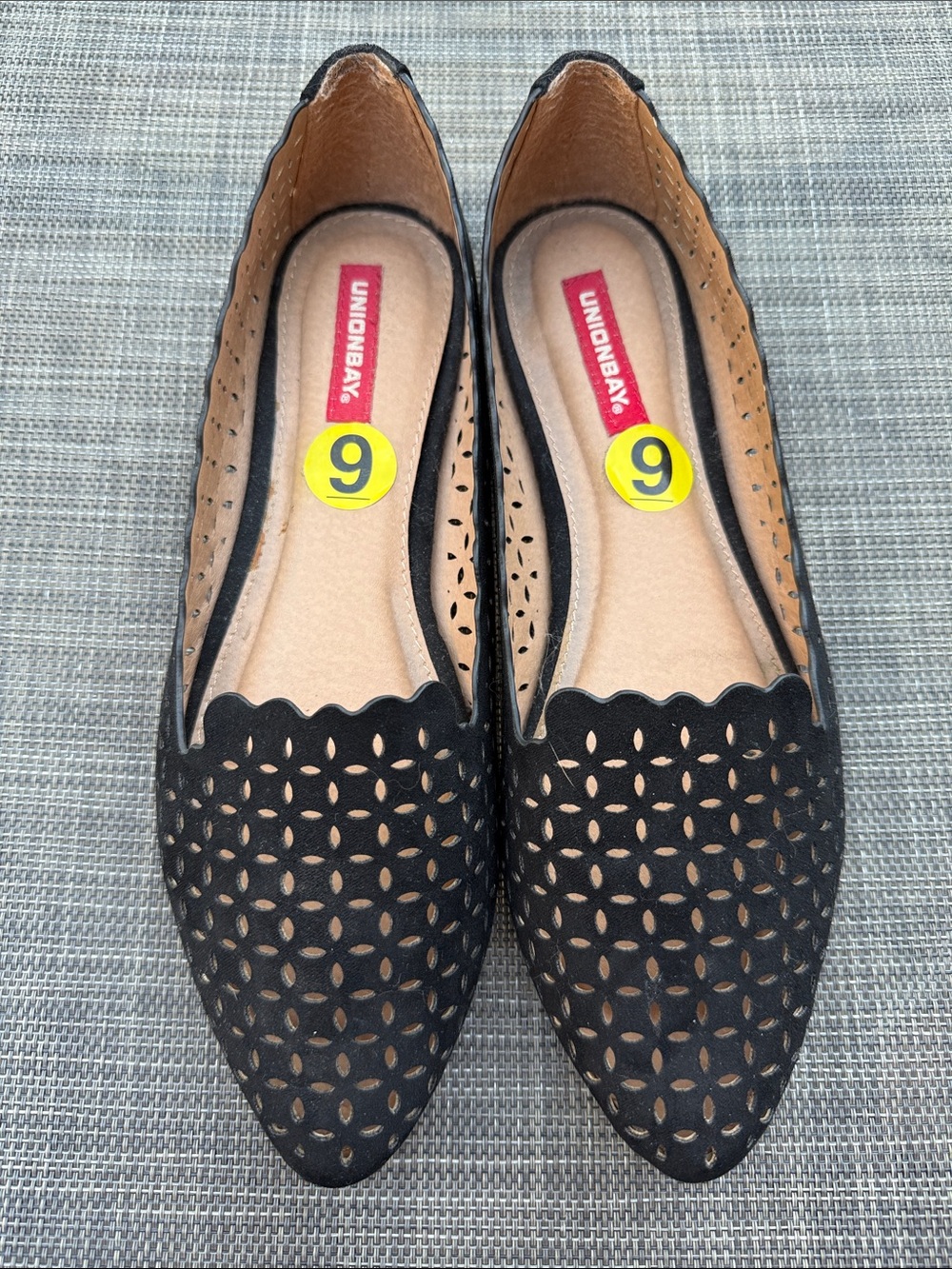 UNIONBAY Black Whitney Laser-Cut Scalloped Flats - Size 9